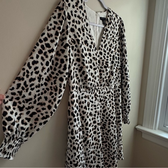 Express dress - Picture 4 of 6